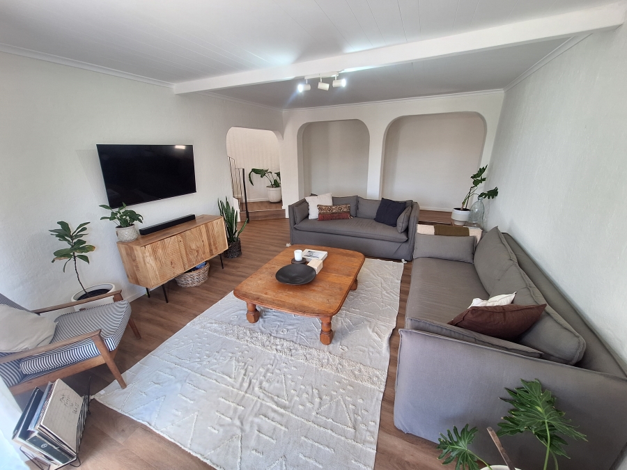 4 Bedroom Property for Sale in Wavecrest Eastern Cape